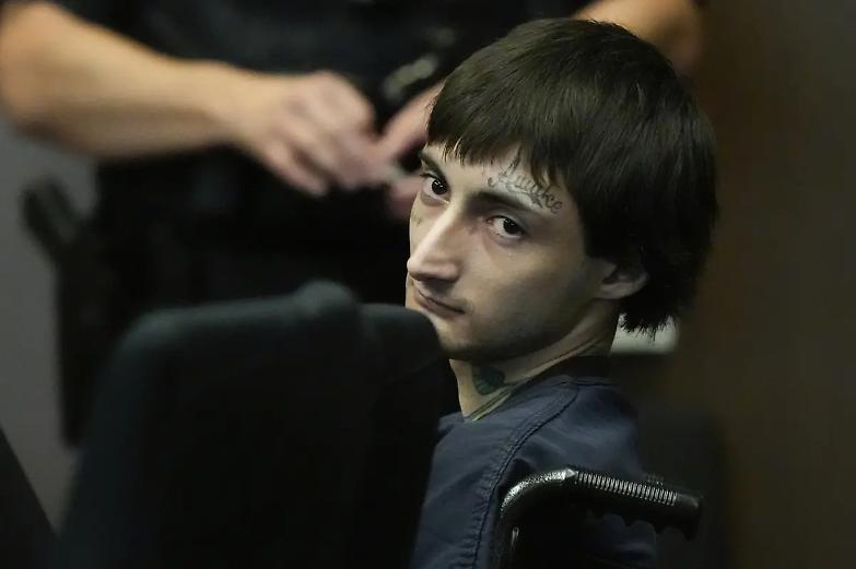 Strage di Chicago, Robert E. Crimo condannato a 7 ergastoli e 50 anni di carcere