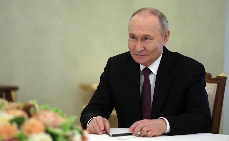 Guerra in Ucraina, Putin: &laquo;Tregua dall&rsquo;8 al 10 maggio&raquo;. Mosca: &laquo;Crimea e Donbass devono essere riconosciuti territori russi&raquo;