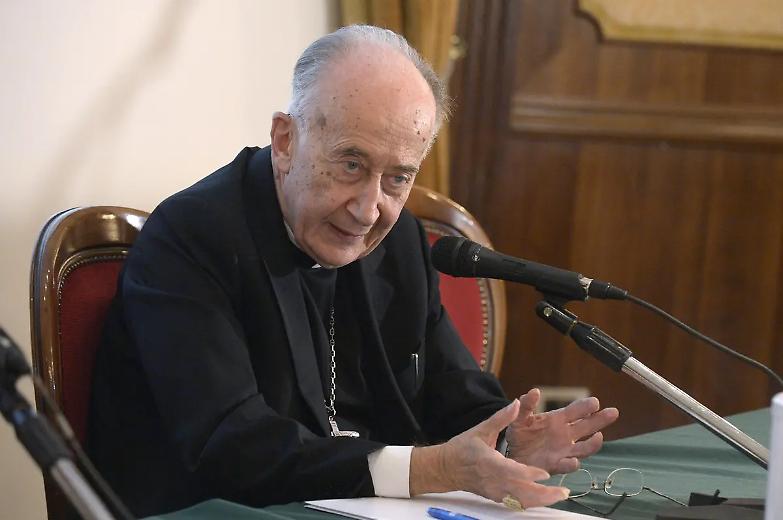 Ruini ai cardinali in Conclave: &laquo;Serve un Papa caritatevole e capace di affrontare una fase delicata&raquo;