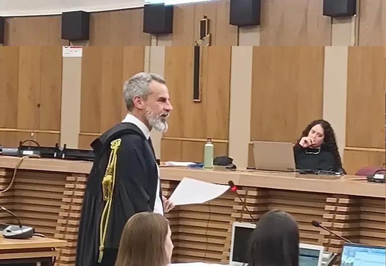 Bibbiano, l&rsquo;arringa: &laquo;Affidatarie in ostaggio da sei anni solo per aver amato&raquo;