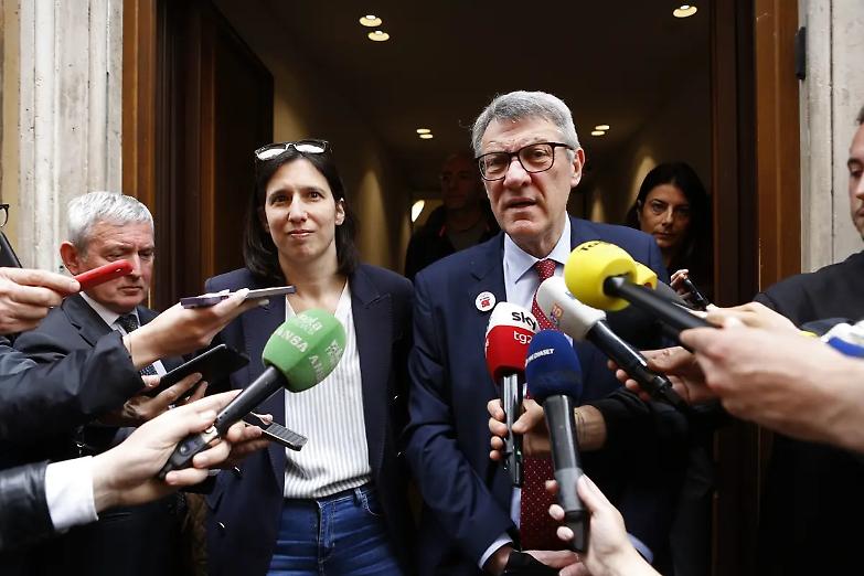 Meloni incassa l&rsquo;autogol della sinistra e della Cgil. La faida sul jobs act potrebbe farla vincere senza nemmeno giocare