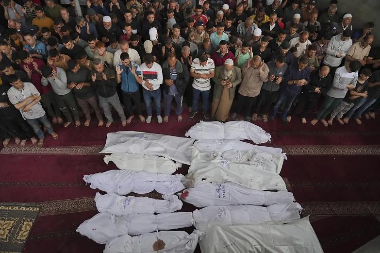 Raid su Gaza e escalation delle violenze: almeno 60 morti, 22 bambini tra le vittime