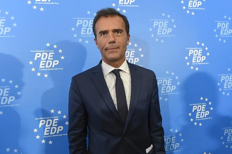 Sandro Gozi: &laquo;La premier ascolti il Colle, fare la guerra a Macron non serve&raquo;