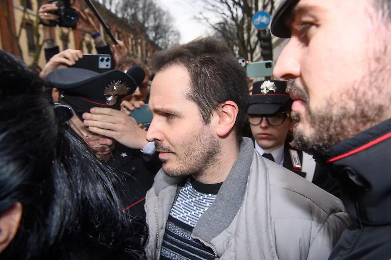 Lo sguardo di Sempio diventa un indizio. Riecco la costruzione del colpevole perfetto