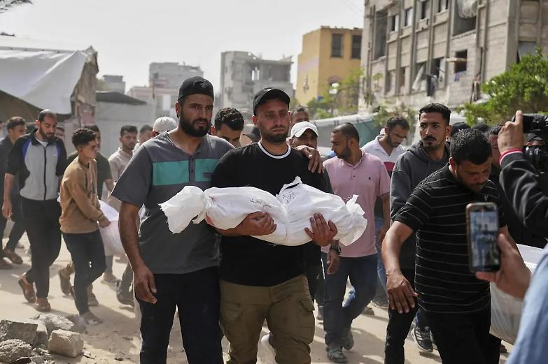 Gaza, nuovi raid israeliani: almeno 52 morti. Strage in una scuola rifugio a Gaza City