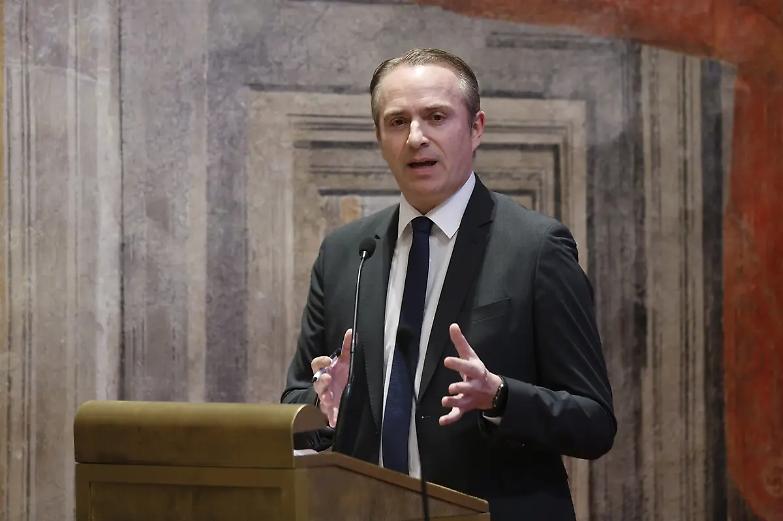 &laquo;Non &egrave; la larghezza del campo che conta ma la chiarezza del progetto per far ripartire il Paese&raquo;