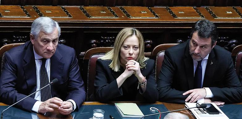 Tajani a Israele: &laquo;Basta attacchi&raquo;. La crisi della Striscia inguaia Meloni