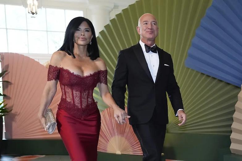 Neanche i miliardi di Bezos possono comprarsi Venezia...