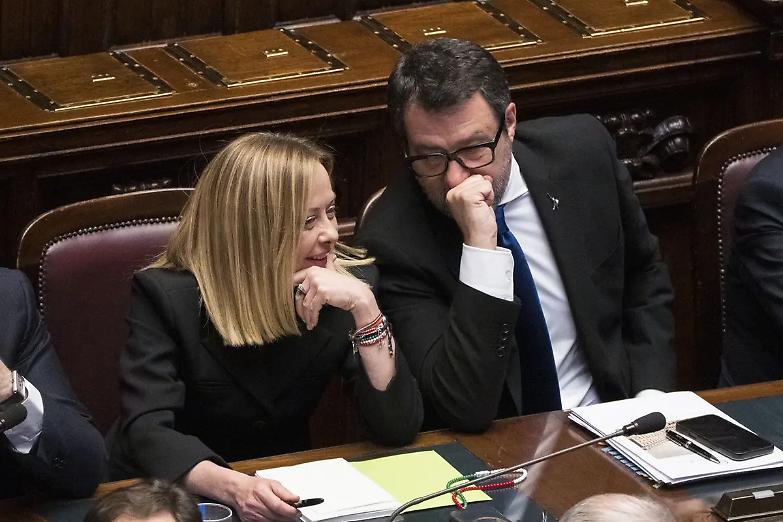 Legge elettorale, l&rsquo;opposizione incalza. Il governo non si scopre ma i problemi per Meloni vengono dalla Lega