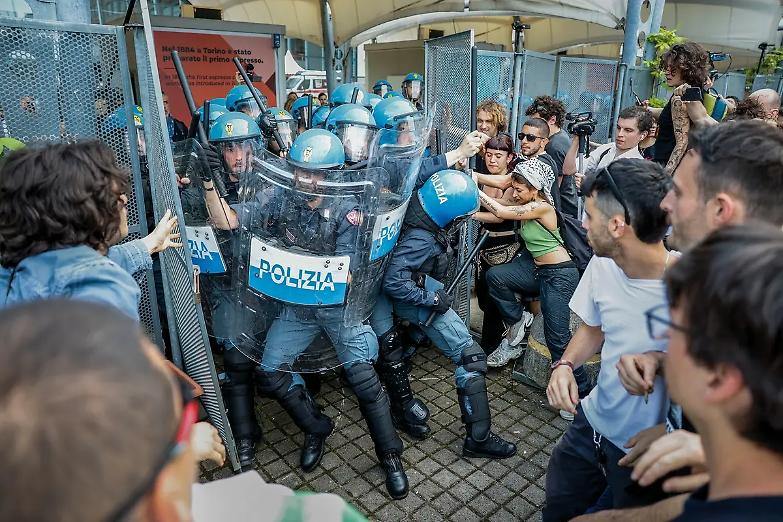 Ok della Camera al Dl Sicurezza. Le opposizioni: &laquo;Decreto paura&raquo;