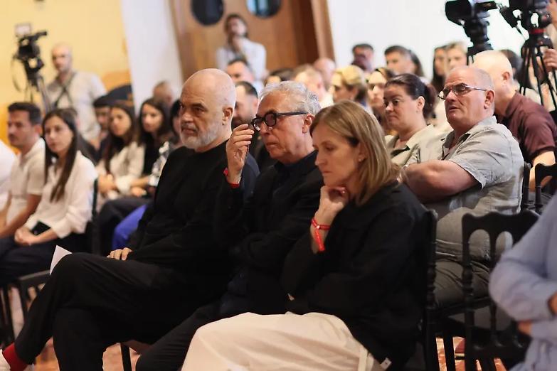 Presentato a Tirana il libro sul Bosco Verticale con Rama e l&rsquo;architetto Boeri