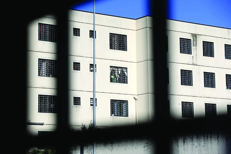 Carcere di Vigevano, la denuncia choc: &laquo;Viviamo tra feci, zecche e acqua lurida&raquo;