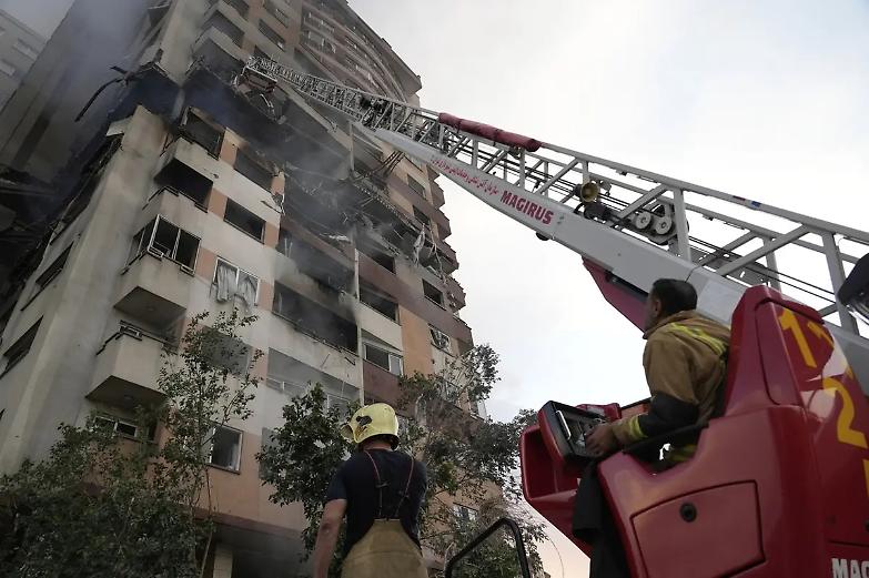 Israele colpisce ancora Natanz, Trump avverte Teheran: &laquo;Fate l&rsquo;accordo prima che sia troppo tardi&raquo;