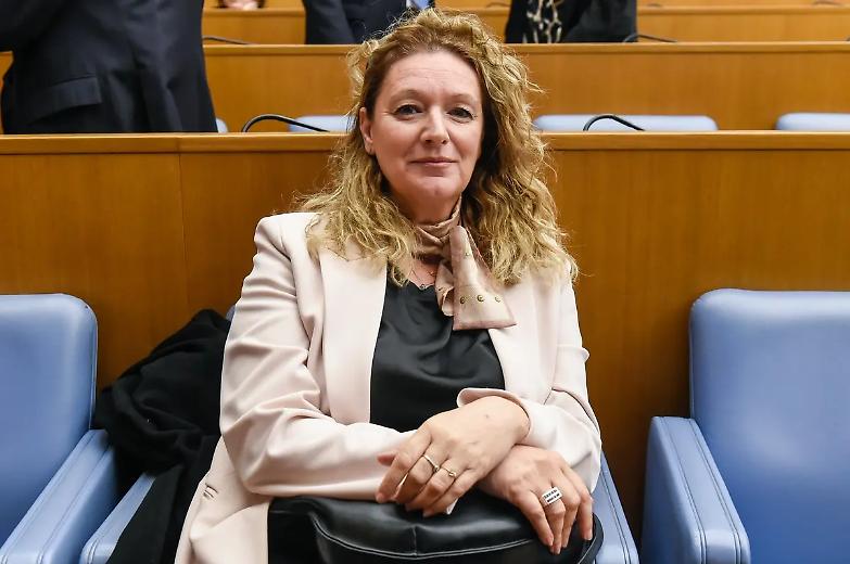 Intercettazioni a strascico: il telefono del &ldquo;massone&rdquo; fa tremare Prato