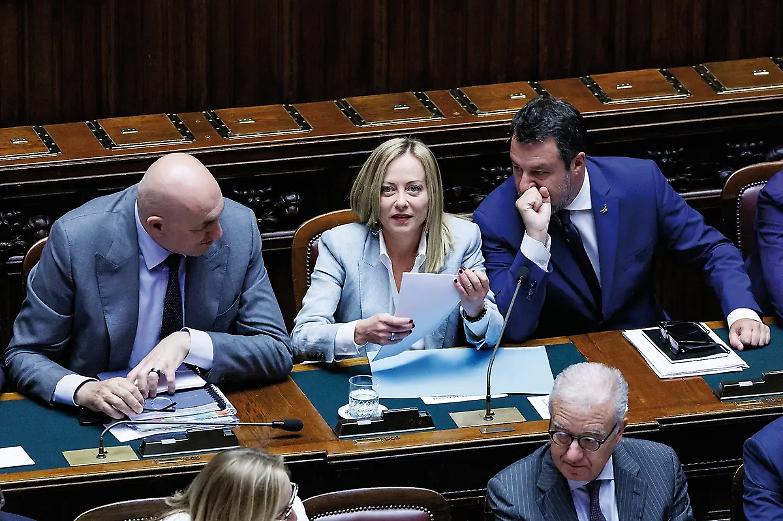 Meloni l&rsquo;equilibrista: &laquo;Per le basi Usa in Italia serve l&rsquo;ok del Parlamento&raquo;