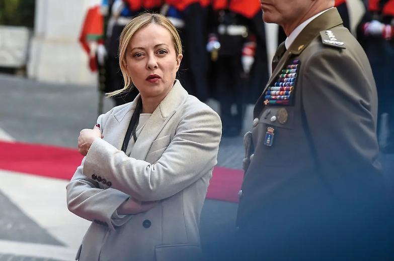 La svolta moderata di Giorgia Meloni che sta conquistando tutta l&rsquo;Europa