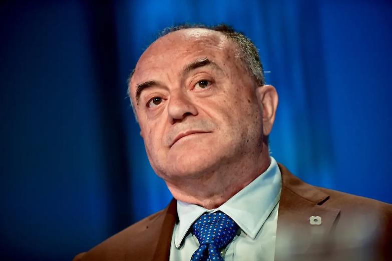 Gratteri va in tv da presentatore: &egrave; la metamorfosi finale del processo mediatico