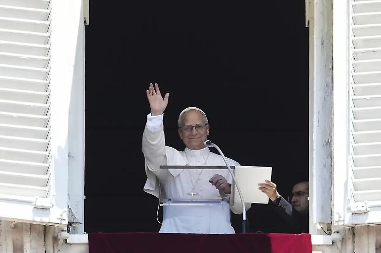 Il Papa: &ldquo;Serve il coraggio del dialogo, non la violenza delle armi&rdquo;