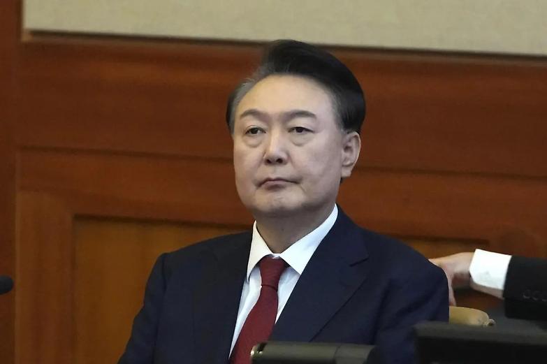Corea del Sud, arrestato di nuovo l&rsquo;ex presidente Yoon Suk Yeol: &egrave; accusato di insurrezione per la legge marziale del 2024