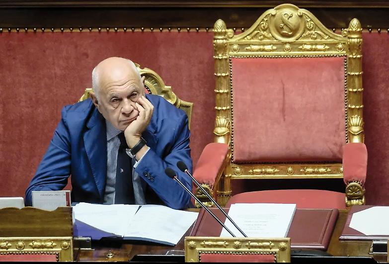 Carriere separate verso il voto finale. Poi parola al popolo