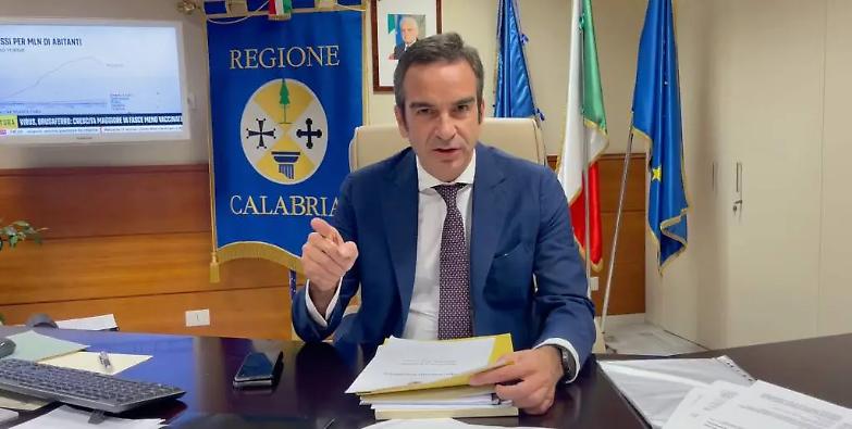 Occhiuto annuncia le dimissioni: &laquo;Ce l&rsquo;ho con quei politici di seconda fascia, con gli odiatori&raquo;