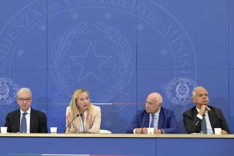 Caso Almasri, ecco perch&eacute; il Tribunale dei Ministri incolpa il governo