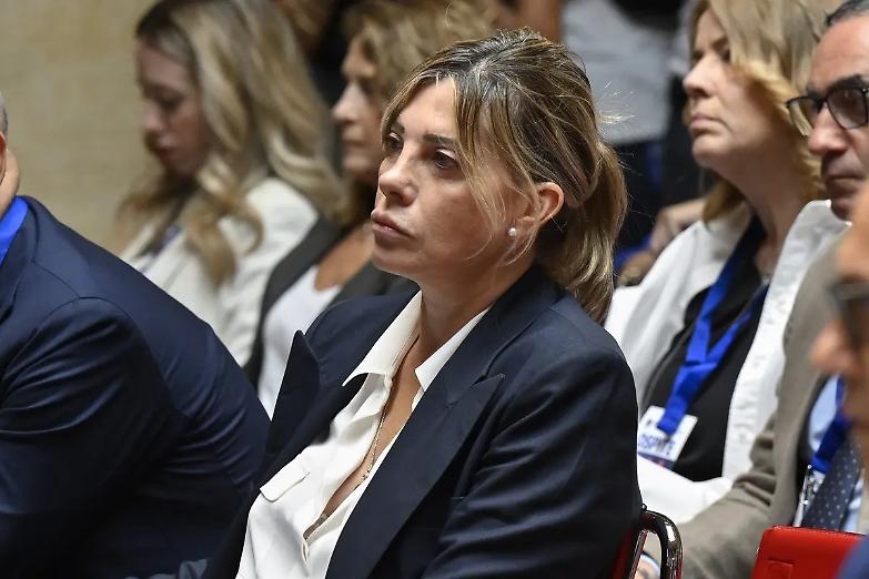 Il grande circo mediatico e politico che spera nella &ldquo;carta Bartolozzi&rdquo;