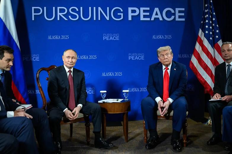 Trump-Putin, nessun accordo sull&rsquo;Ucraina ma presto un incontro con Zelensky