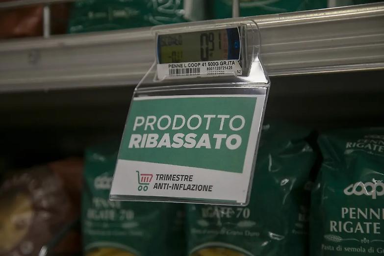 Pil e inflazione, Istat conferma il calo: consumi deboli e rincari nel carrello della spesa