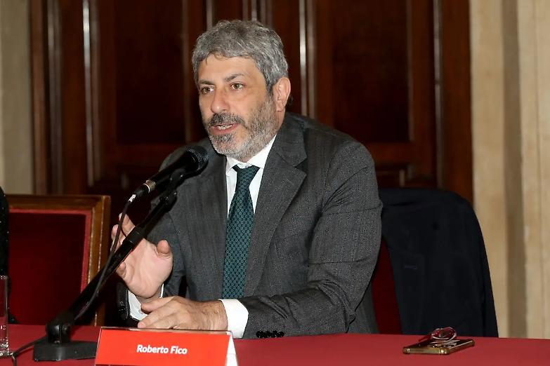 Regionali, Fico in rampa di lancio Decaro, weekend decisivo in Puglia