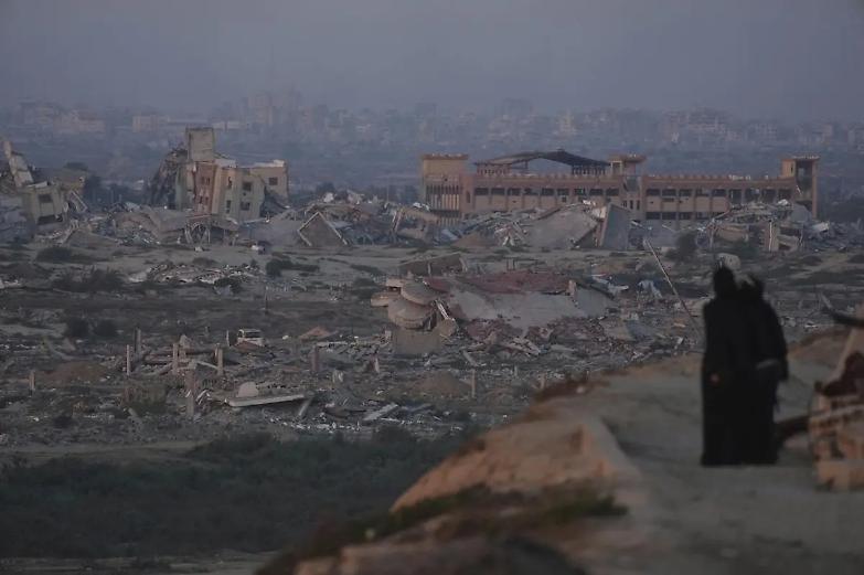 Strage a Gaza City, altri 19 morti: 7 sono bambini. Sale la tensione con l&rsquo;Ue