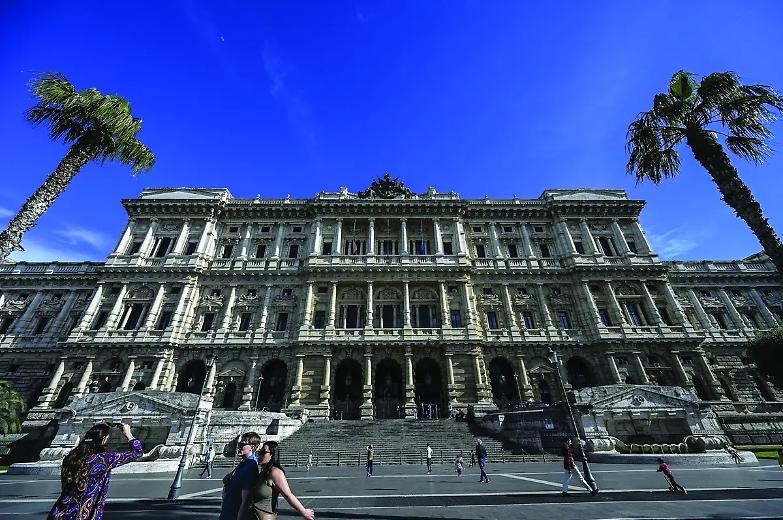 La Cassazione: intercettazioni valide anche senza un nuovo decreto