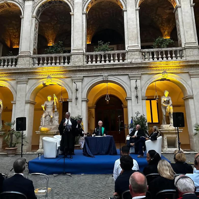 Esiste una guerra giusta? Parola agli avvocati: il diritto contro le armi