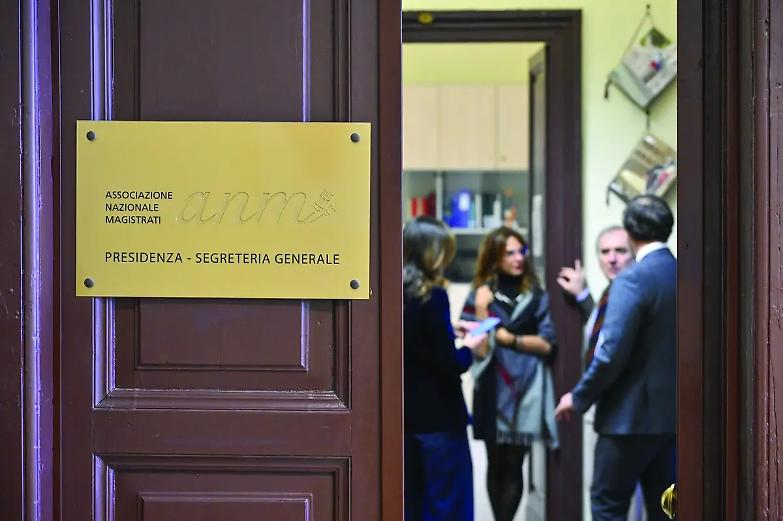 Raccogliere firme per il referendum? L&rsquo;Anm &egrave; divisa