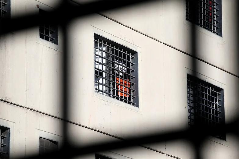 Pavia, preservativi ai detenuti per &ldquo;motivi terapeutici&rdquo;. Ed &egrave; polemica