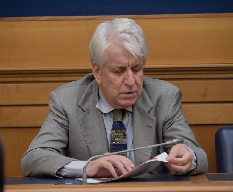 Quel mostro creato dai media: Bibbiano e la giustizia piegata allo spettacolo