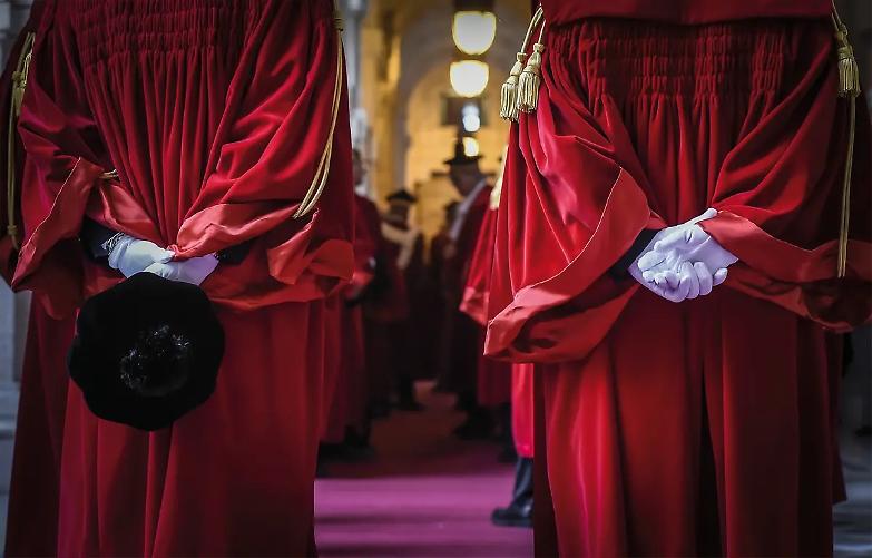 Carriere separate, parlano i sondaggisti: &laquo;Chi urla troppo perder&agrave; il referendum&raquo;