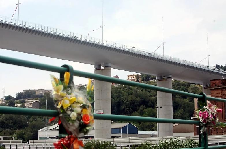 Crollo del ponte Morandi, chiesti 18 anni e 6 mesi per Castellucci: &laquo;Logica dei profitti e manutenzioni omesse&raquo;