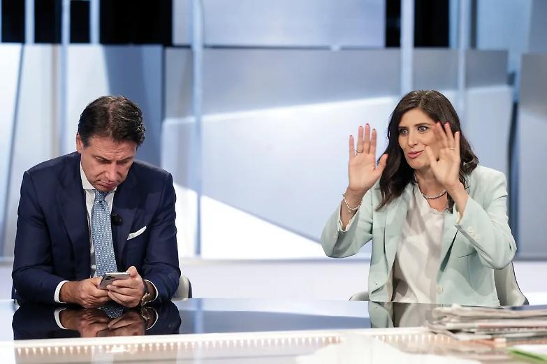 Il travaglio del M5S: Appendino guida la fronda anti-Conte