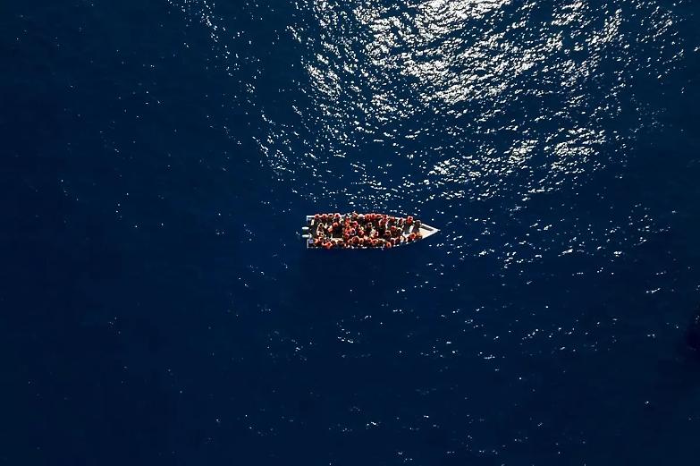 Libia, intercettati 33 migranti al largo di Gasr Garabulli. Crescono le partenze verso l&rsquo;Europa