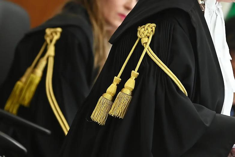 Professioni, la stretta sui compensi dalla PA che 