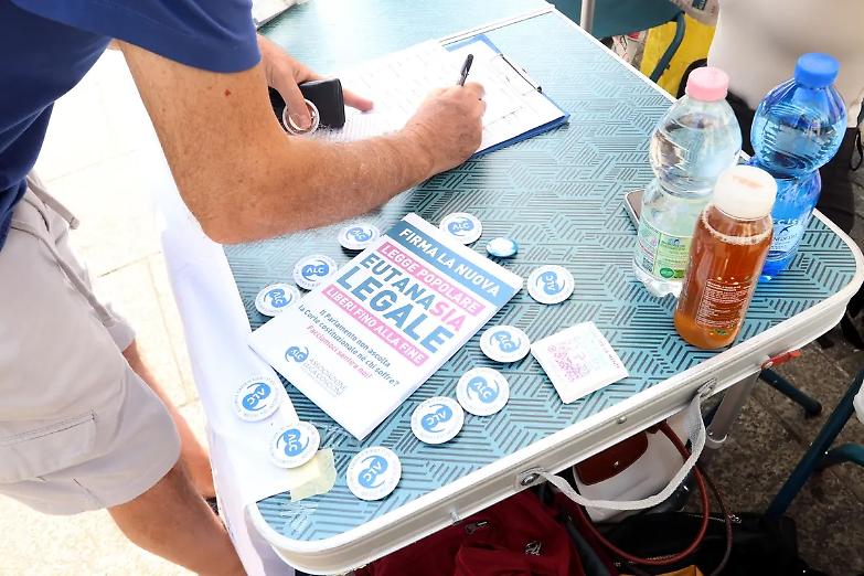 Consulta e Procura di Roma al bivio sul diritto a morire: la Toscana sfida il Governo