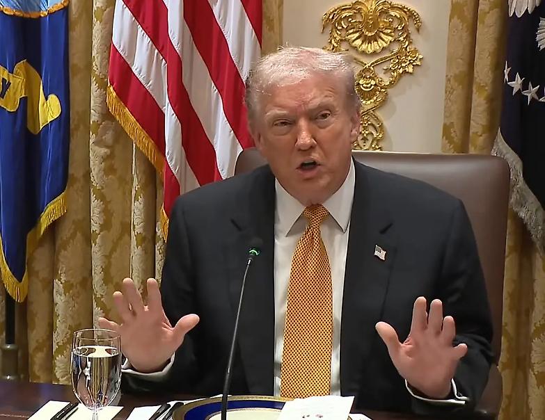 Accordo bipartisan al Senato per lo shutdown. Trump concede la grazia a Giuliani