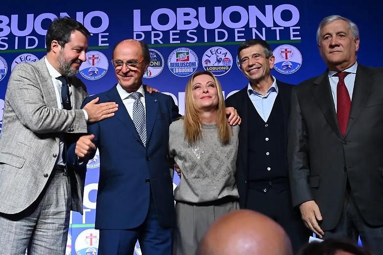 Meloni, Salvini e Tajani a Bari: centrodestra compatto in difesa della Manovra
