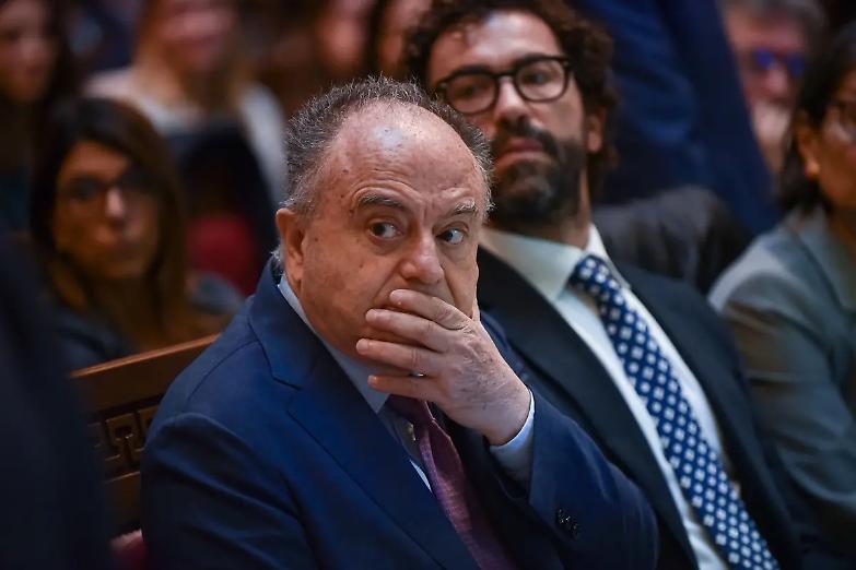 Gratteri ci ricasca e travisa Falcone. Che diceva: &laquo;Il pm non &egrave; un para giudice...&raquo;