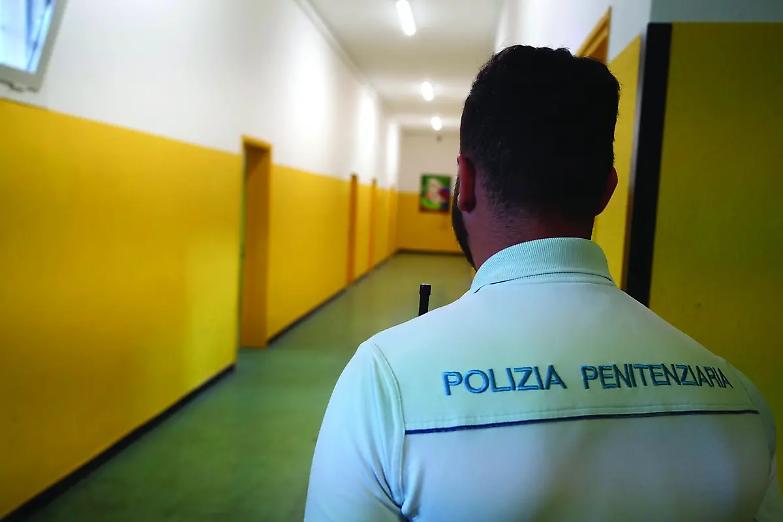 Il silenzio della politica che copre il disastro delle carceri italiane