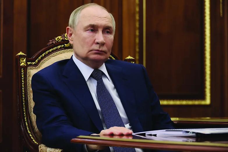Putin irride l&rsquo;Ucraina &ldquo;corrotta&rdquo; ma il suo regime vive di tangenti