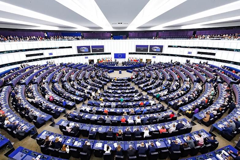 Qatargate, resa dei conti politica: Gualmini salvata, Moretti affondata