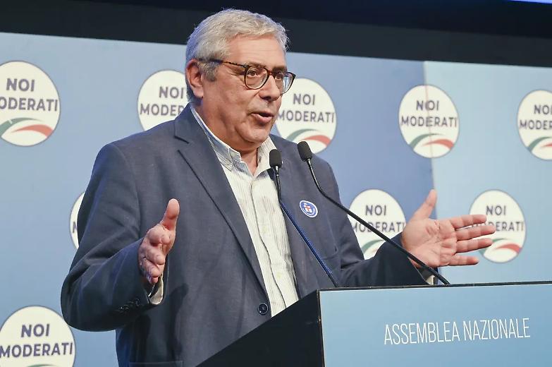 Appalti nella Sanit&agrave;, Cuffaro ai domiciliari dopo l&rsquo;interrogatorio preventivo