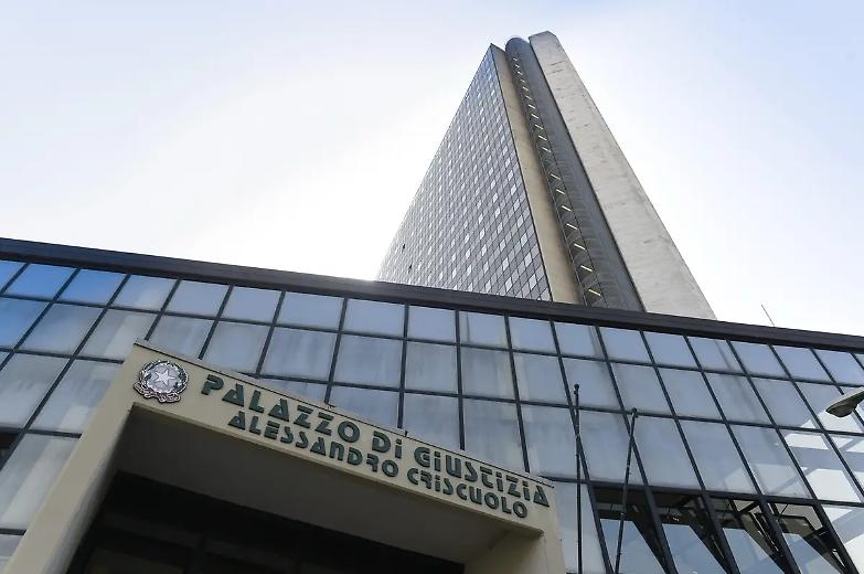 Ercolano, esplode la rabbia in tribunale dopo la condanna per la fabbrica dei fuochi